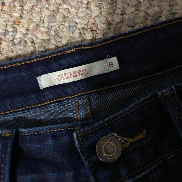 Mid rise skinny levi’s - Picture 2 of 3